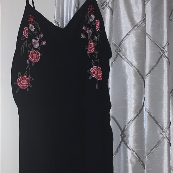 Time and Tru black dress with embroidered flowers - Picture 2 of 2